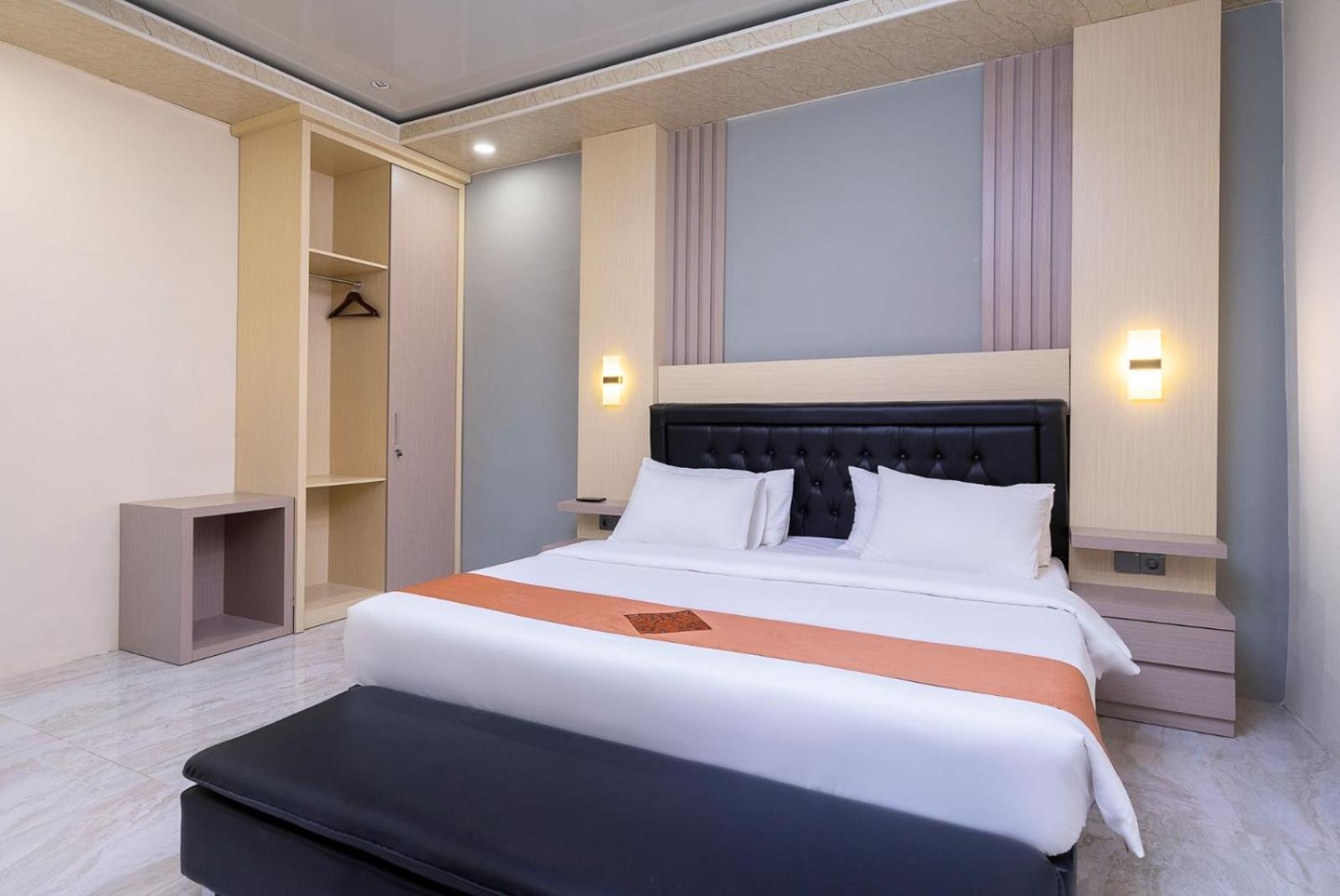 Grand Valonia Hotel Jembel Eksteriør billede